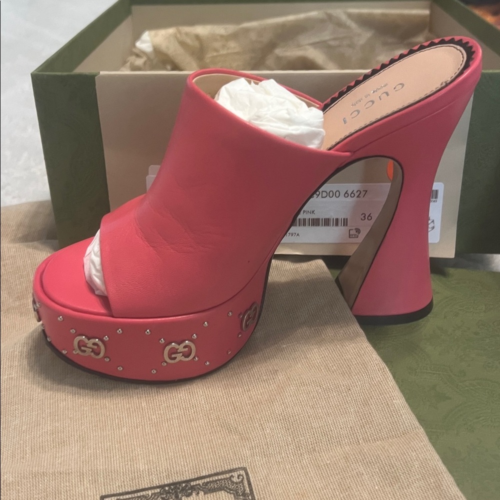 Authentic Pink Gucci platform retro heels - Picture 6 of 8